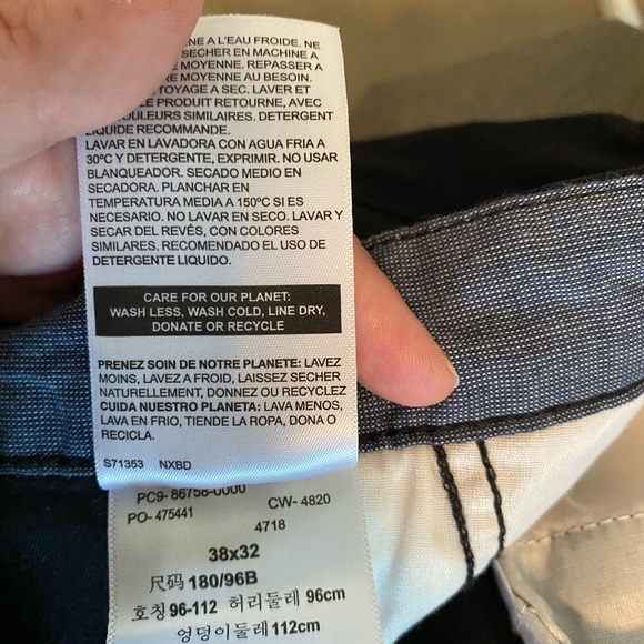 Levi Signature Pants - Picture 9 of 9